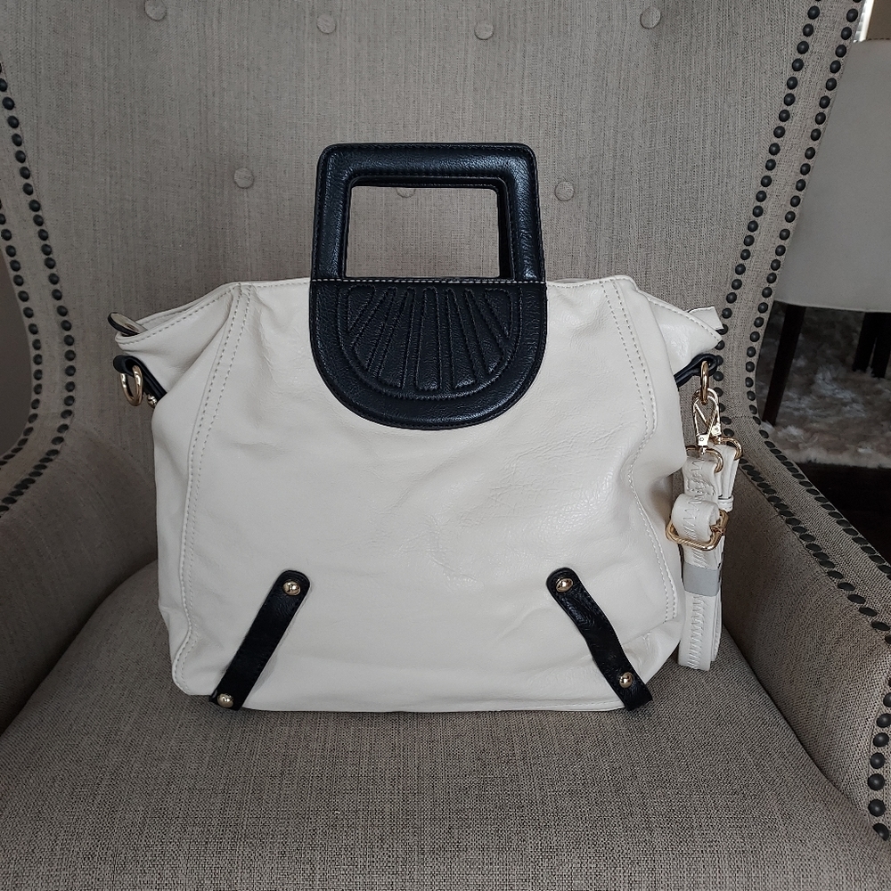 CREAM AND BLACK HANDBAG